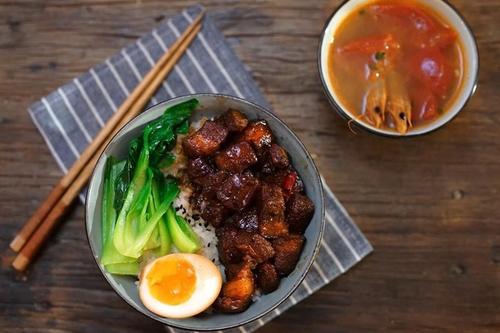 谷膳闽味台湾卤肉饭加盟费用？谷膳闽味台湾卤肉饭加盟总部电话