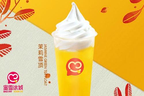 蜜雪冰城一年能赚多少钱？