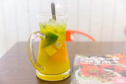 蒋小兔鲜果茶奶茶加盟费用多少？蒋小兔鲜果茶加盟总部