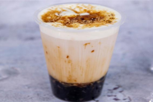 青石榴手作酸奶茶赚钱吗？加盟费是多少？