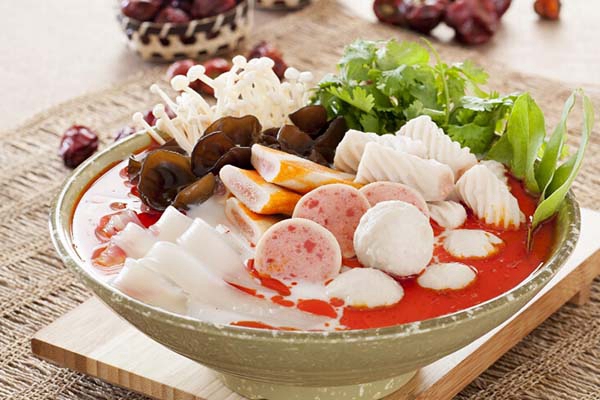 小春风麻辣烫的开店流程是什么？开麻辣烫店赚钱吗？
