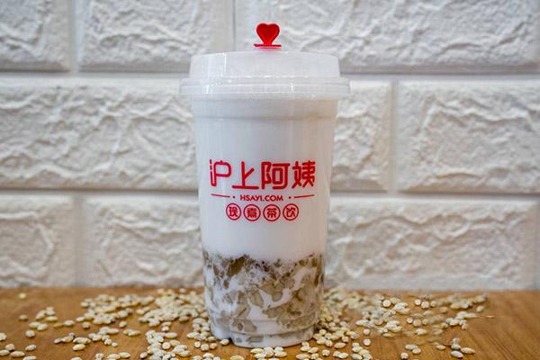 开一家沪上阿姨奶茶店大概多少钱？受大学生追捧的金额
