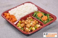 乡村基快餐加盟费多少钱，万元即可开店