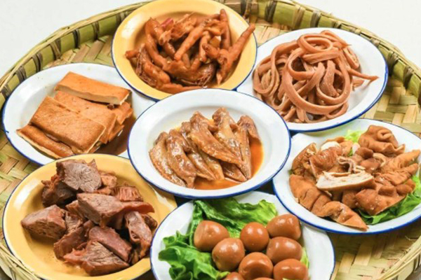 汇光皇后卤味熟食加盟费用多少钱？全年生意火热！